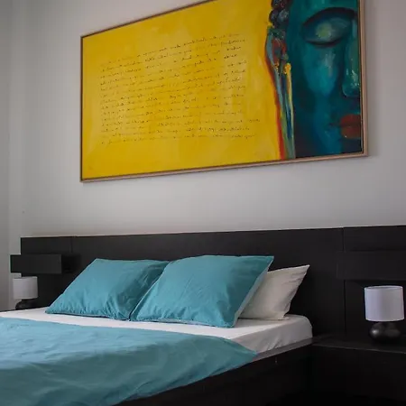 Casa Dos Amigos Surf House פראייה דה לורינייה