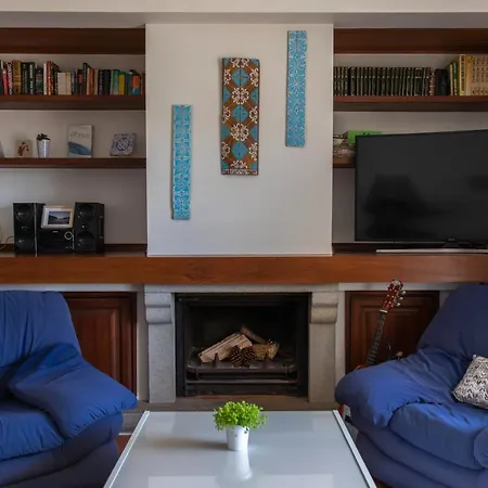 Casa Dos Amigos Surf House בית אירוח *