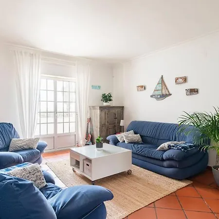 Casa Dos Amigos Surf House בית אירוח